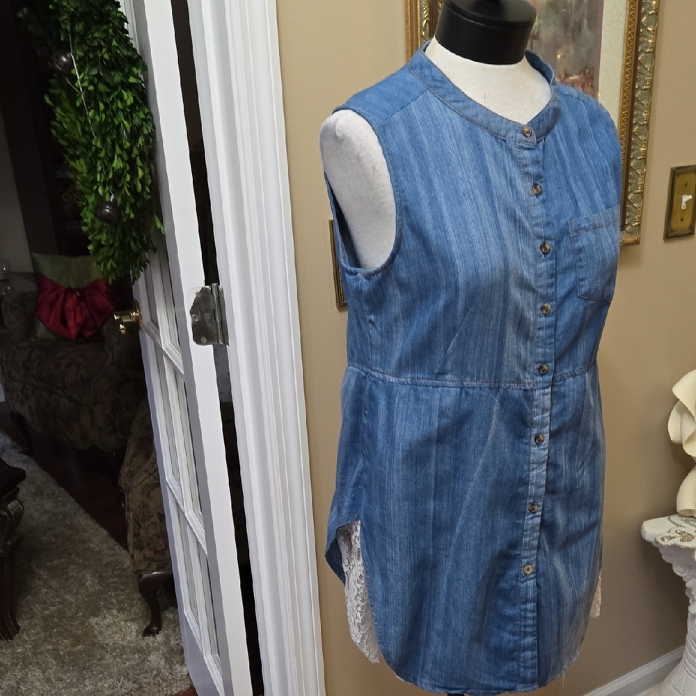 Umgee Denim Sleeveless Button Front Shirt Lace Side Inserts Fitted Waist Lg EUC